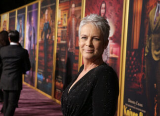 Jamie Lee Curtis says she supports outing closeted anti-gay lawmakers - Washington Blade