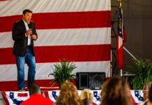 Kim Davis rep reacts to Sally Field's son's 'childish' criticism, remains 'optimistic' about repealing gay marriage - Entertainment Weekly