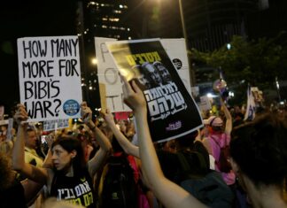 Protests Planned Against Israeli Gay Singer Eden Hason's Concerts for West Bank Settlers - Haaretz