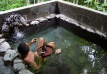 Stripped down in Japan: How I found bliss in a traditional onsen - GayCities