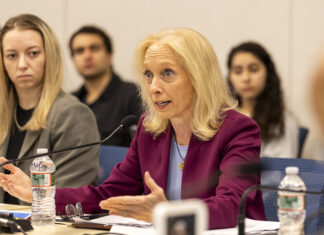 U.S. Reps. Mary Gay Scanlon and Summer Lee both rejected from ICE center in Pa. for oversight visits - Inquirer.com