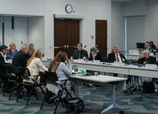 CDC advisers vote that patients must consult a health care provider for Covid-19 vaccination, but no prescription required – CNN CDC advisers vote that patients must consult a health care provider for Covid-19 vaccination, but no prescription required - CNN