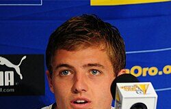 Gay former pro soccer player gets emotional after winning big sports award - OutSports