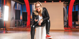 Gay sports broadcaster will be the first woman to call an NFL game for legendary network - MSN