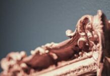 How Oscar Wilde Created a Queer, Mysterious Symbol in Green Carnations - Literary Hub