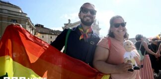 LGBTQ+ Catholics make historic pilgrimage at Vatican - BBC