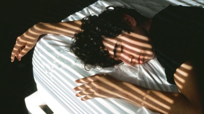 5 distinct sleep profiles linked to different health factors - Medical News Today