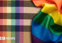 Burberry celebrates LGBTQ rainbow flag in latest fashion collection – BBC Burberry celebrates LGBTQ rainbow flag in latest fashion collection - BBC