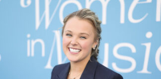 Jojo Siwa Responds to LGBT Criticism After Red Carpet Debut With Boyfriend - parade.com