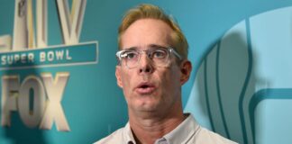 Raiders 'weren't happy' ESPN showed Tom Brady in their coaches' box, Joe Buck says - Yahoo Sports