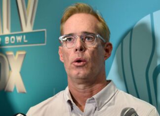 Raiders ‘weren’t happy’ ESPN showed Tom Brady in their coaches’ box, Joe Buck says – Yahoo Sports Raiders 'weren't happy' ESPN showed Tom Brady in their coaches' box, Joe Buck says - Yahoo Sports