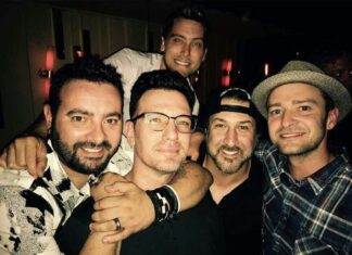 Taylor Swift reveals that Travis Kelce has âhot gay friendsâ - Out Magazine