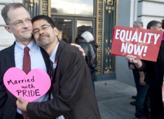 Texas Supreme Court rules that judges can refuse to marry same-sex couples - Advocate.com