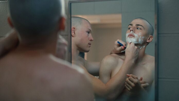 'They operated under a cloud of fear': A secret history of gay people in the US military - BBC