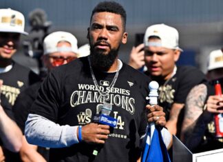 Winners, losers from MLB Division Series Game 1s, including Teoscar Hernández’s redemption – USA Today Winners, losers from MLB Division Series Game 1s, including Teoscar Hernández's redemption - USA Today