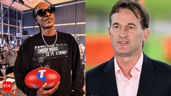 Former AFL boss denies league is unsafe for gay men's players - Australian Broadcasting Corporation