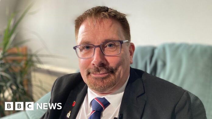 Gay naval veteran 'emotional' to be part of Remembrance parade - BBC