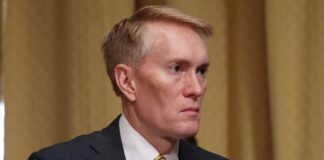 How long will OPM keep paying for feds’ health insurance during the shutdown, a senator asks - Government Executive