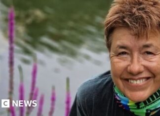 LGBT memorial ‘means the world’ to army veteran Jean Macdonald – BBC LGBT memorial 'means the world' to army veteran Jean Macdonald - BBC