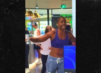 Singer Tish Hyman Says She Was Booted From Gold's Gym Over Complaint About Man In Women's Locker Room - TMZ