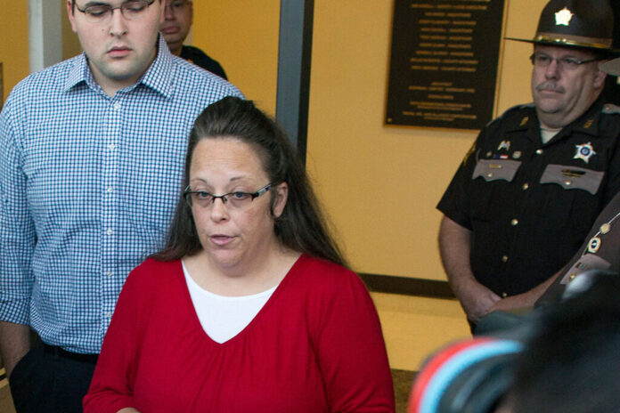Supreme Court weighs Kim Davis’ appeal to overturn decision legalizing same-sex marriage - New York Post
