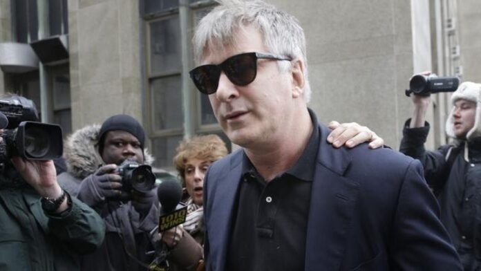 Alec Baldwin chat show cancelled following 'gay slur' - BBC