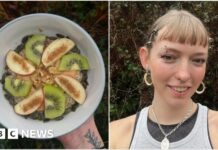 Fibremaxxing: Trend for eating more fibre has surprising benefits - BBC