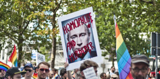 In Putin’s Homophobic Russia, Watching ‘Heated Rivalry’ Is an Act of Rebellion and Hope - Vanity Fair