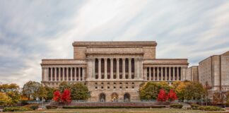 Lapse of health care contract for Milwaukee County employees angers officials - WPR