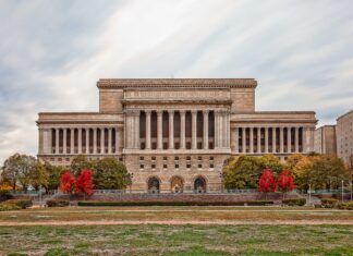 Lapse of health care contract for Milwaukee County employees angers officials – WPR Lapse of health care contract for Milwaukee County employees angers officials - WPR