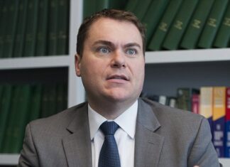 Republicans look to buck ‘diversity’ trends with black and gay congressional hopefuls — including an openly gay candidate accused of exposing himself to staffers – Daily Mail Republicans look to buck 'diversity' trends with black and gay congressional hopefuls -- including an openly gay candidate accused of exposing himself to staffers - Daily Mail