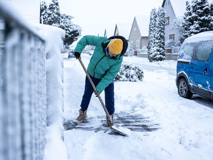 Shoveling snow could pose dangerous health risk for one group, experts warn - Fox News