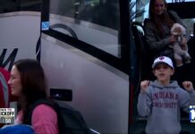 South Florida sports league tackles LGBTQ+ loneliness through play: ‘It’s gay recess!’ - local10.com