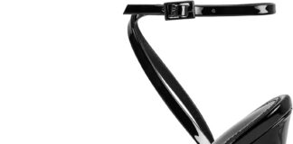 Heels, hits and laughs: Drag queen rugby game brings new LGBTQ fans to the sport - OutSports