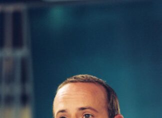 Jail workers mocked a gay guard & threatened his life. Now heâs getting his payback. - LGBTQ Nation