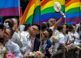 Philippine top court says same-sex couples can co-own property - BBC