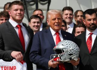 President Donald Trump to host White House roundtable on future of college athletics – CBS Sports President Donald Trump to host White House roundtable on future of college athletics - CBS Sports