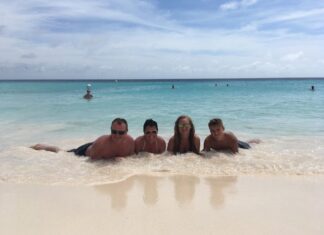 Pride runs on island time for the stunning island of Curaçao – gaycities.com Pride runs on island time for the stunning island of Curaçao - gaycities.com