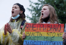 Russia Declares Leading LGBT Rights Group ‘Extremist’ - Human Rights Watch
