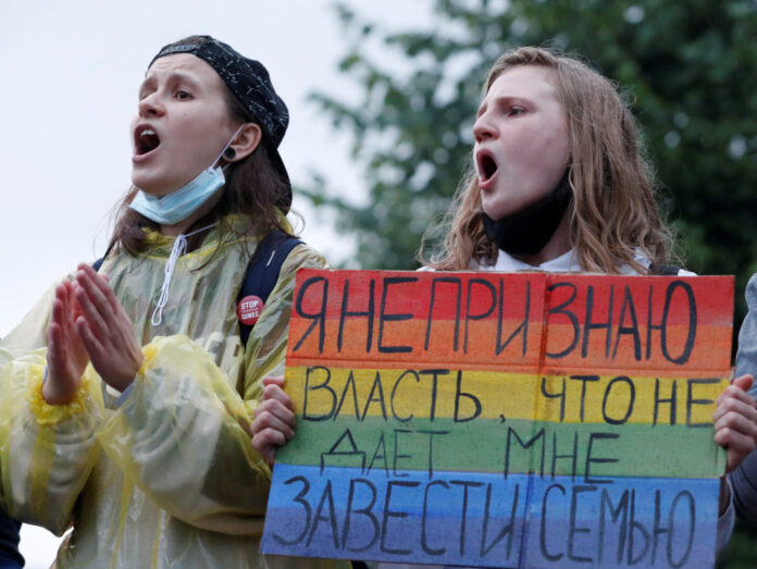 Russia Declares Leading LGBT Rights Group ‘Extremist’ - Human Rights Watch